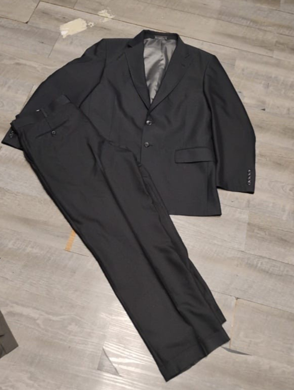Men's Statemets 2-Piece Black suit/jacket Sz 42R Pants 34x30L single vented
